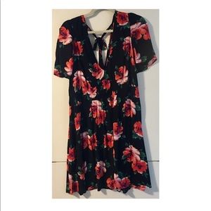 Forever 21 Plus Size 3X Black Floral Dress